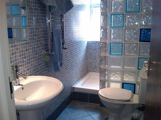 Bathroom 3, Abbey Lodge, Southampton