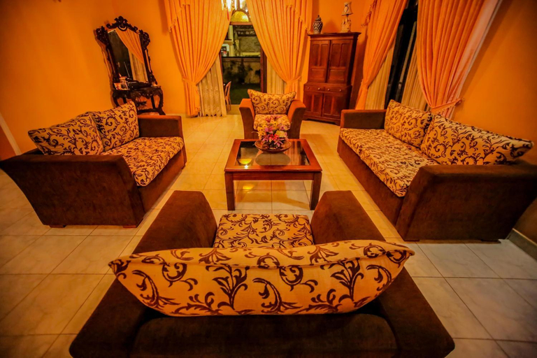 Public Area 2, Frangipani Motel, Galle Four Gravets