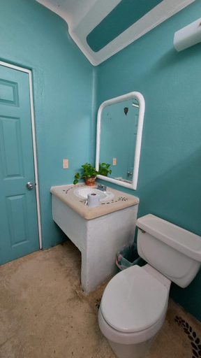 Bathroom 4, Delphinus Inn, Dist. Pochutla