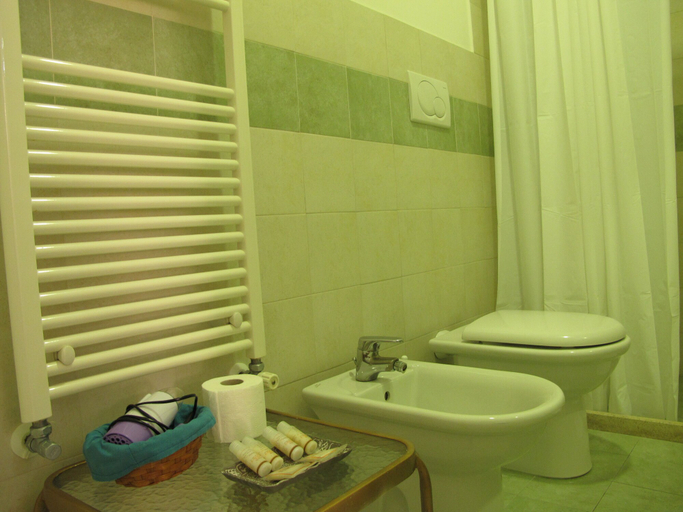 Bathroom 5, BnB 95mo, Lecce