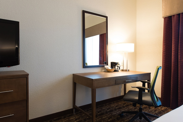 Holiday Inn Express & Suites WALTERBORO I-95, Colleton