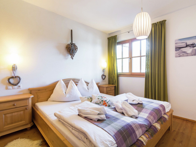 Bedroom 4, Holiday Home With Snow Covered Views, Zell am See