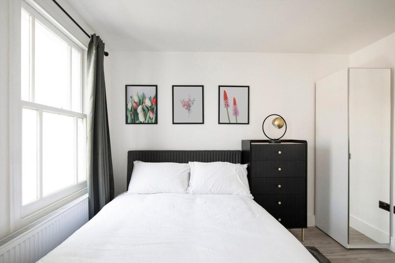 Others 3, Camberwell Apartment - Stylish 4 Bed, London