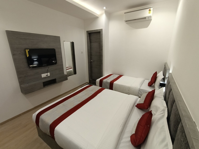 Bedroom 3, Hotel Beverly Palace Santacruz, Mumbai Suburban
