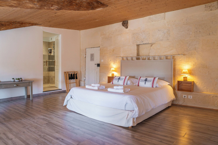 Bedroom 5, Logis des Cordeliers, Gironde