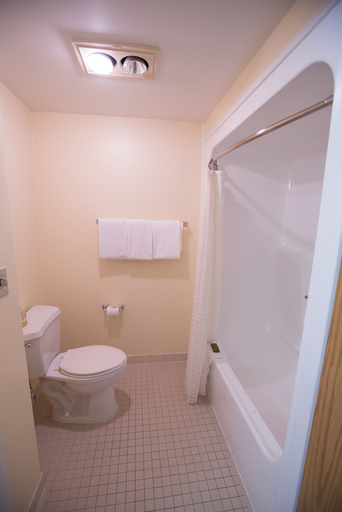 Bathroom 3, Airtel Plaza Hotel and Conference Center, Los Angeles