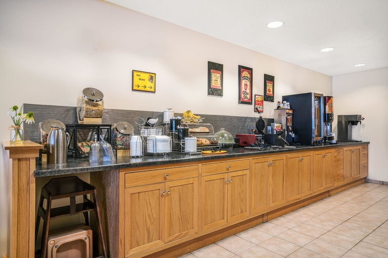 Food & Drinks 5, Microtel Inn & Suites By Wyndham Tomah, Monroe