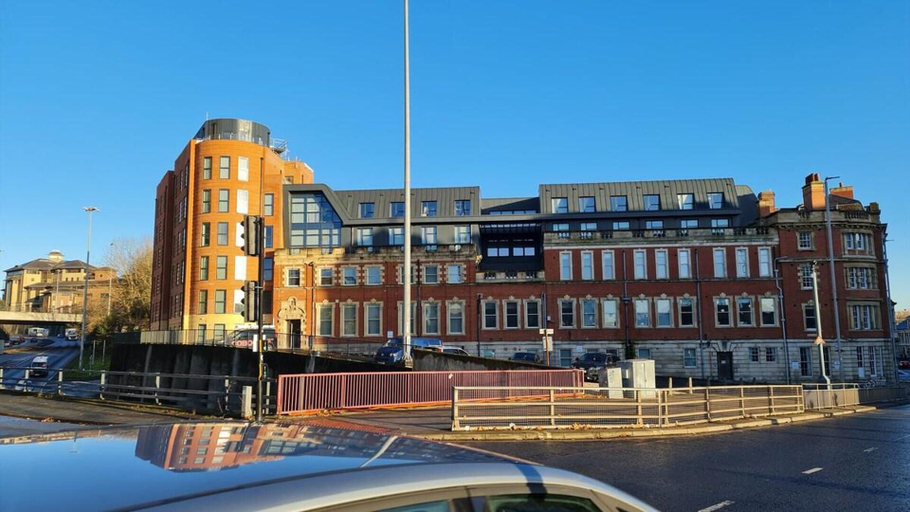 Exterior & Views 5, Leeds City Escape - Stylish Apartment, Leeds
