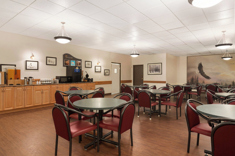 Food & Drinks 5, High Prairie Inn, Division No. 17