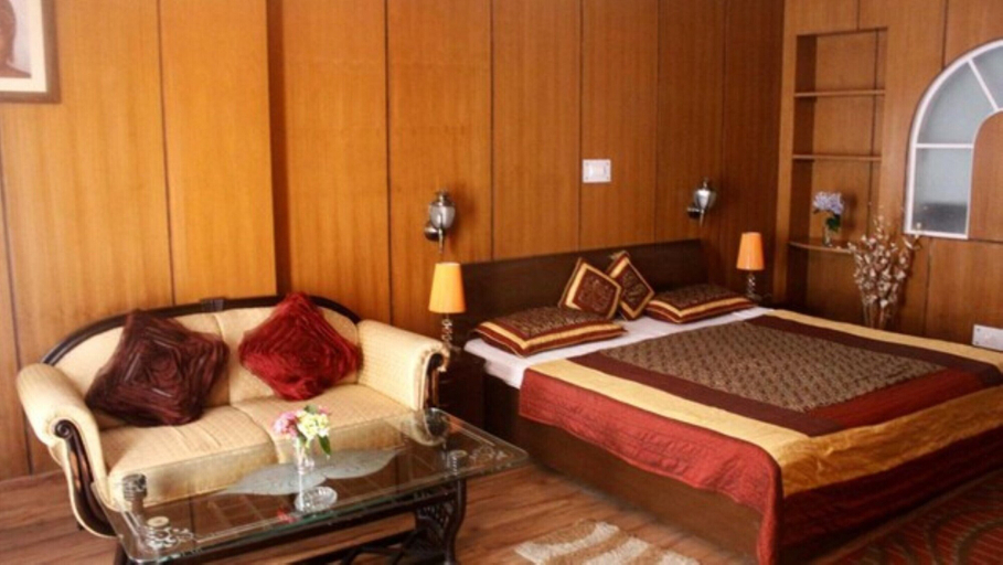 Bedroom 2, Hotel Himshikhar Joshimath, Chamoli