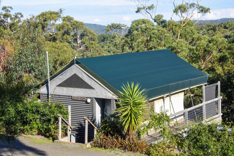 Exterior 3