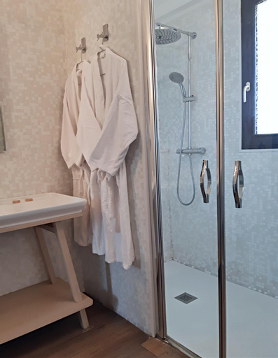 Others 4, Les Suites du Saint Nazaire - Les Balcons de la Cite, Aude