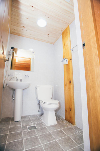 Bathroom 5, Laon Hanok Gguljam, Jeonju