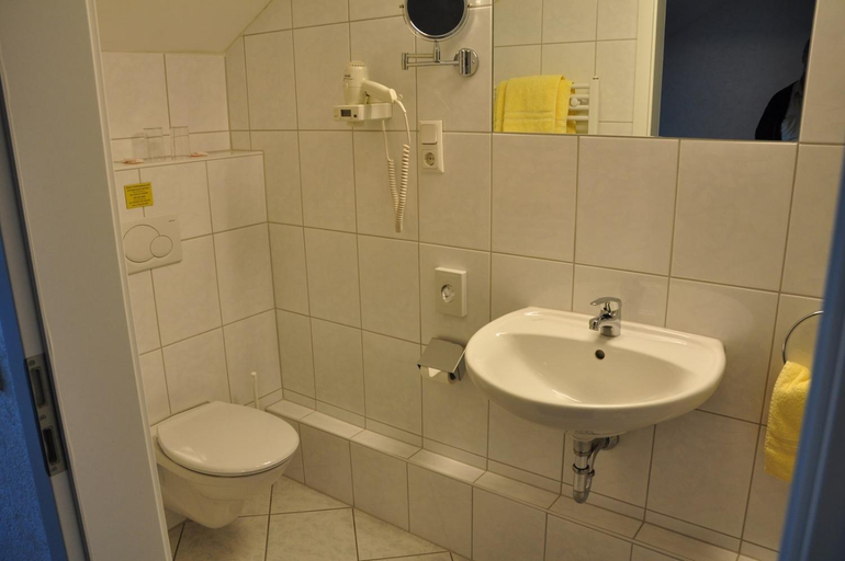 Bathroom 4, Hotel Bv Rgerhof, Saarpfalz-Kreis