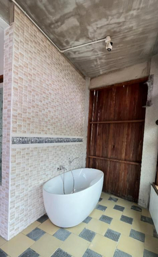 Bathroom 7