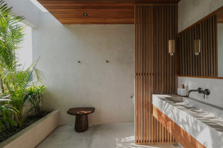 Bathroom 4, Mona Bingin, Badung