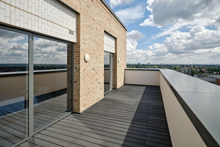 Others 5, Meadow Lane Retreat - City Center Gem, London