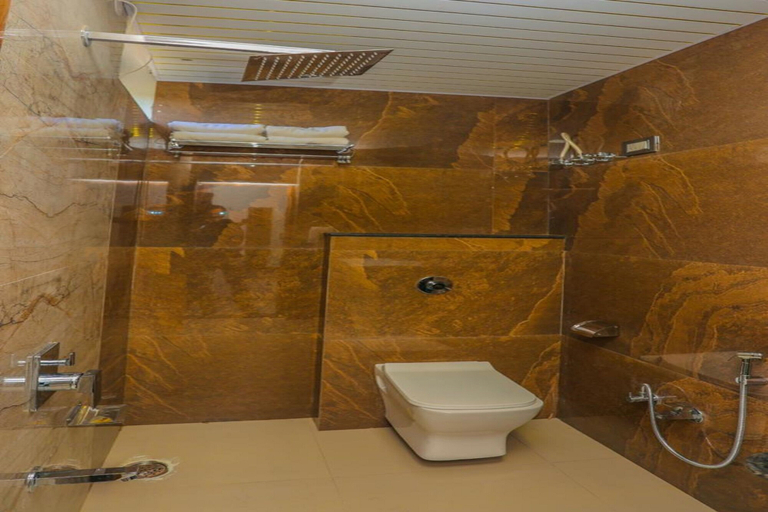 Bathroom 4, Hotel Eagle Inn, Udaipur