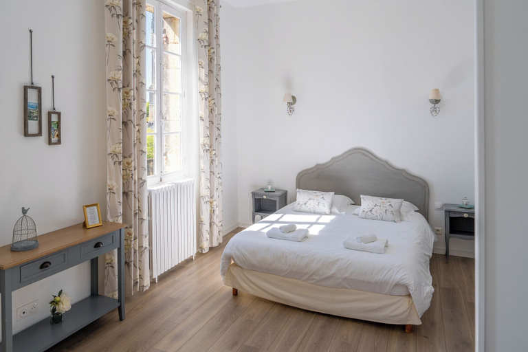 Bedroom 4, Logis des Cordeliers, Gironde