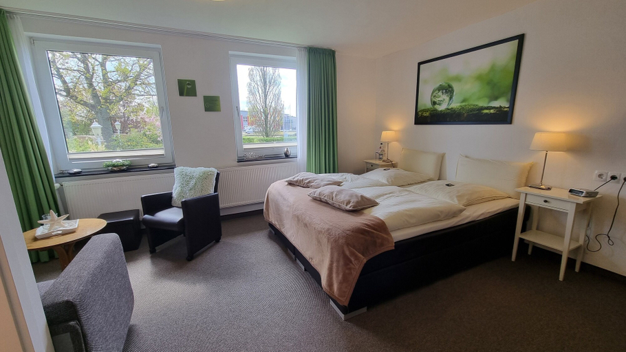 Bedroom 3, Hotel Strandhalle, Schleswig-Flensburg