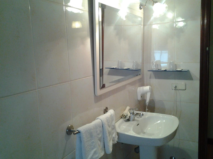Bathroom 3, Hostal Martin - Sanabria, Zamora