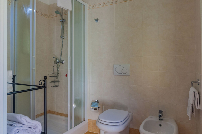 Bathroom 3, Incanto Apartment by Wonderful Italy, Como