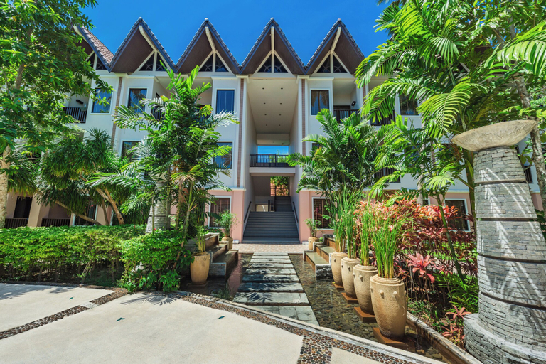 Exterior 5