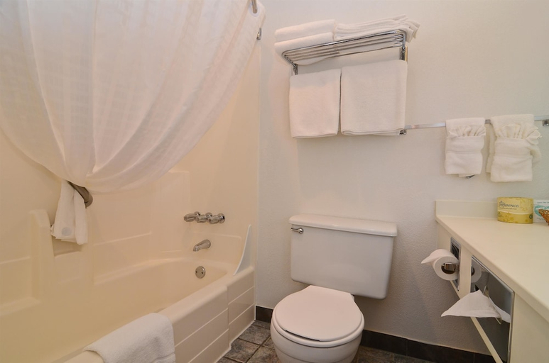 Bathroom 4, Best Western Valdez Harbor Inn, Valdez-Cordova