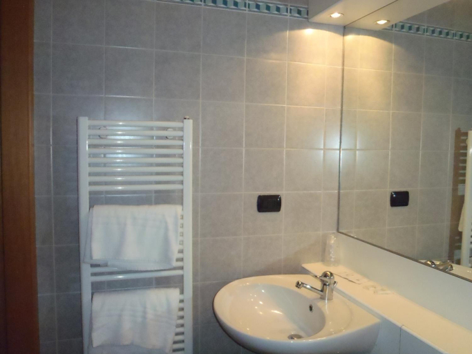 Bathroom, Albergo Pizzeria Sole, Verona