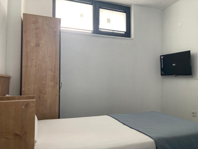 Bedroom 3, BAZYEL OTEL, Ezine