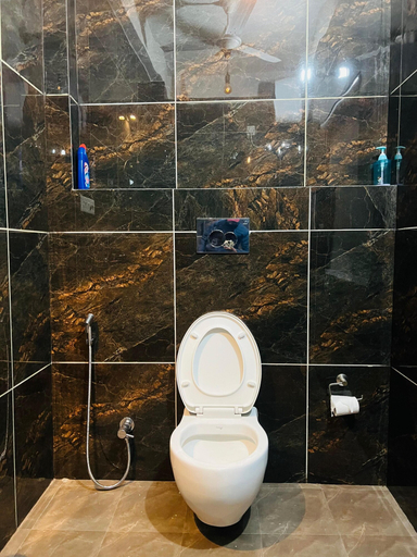 Bathroom 5, Snooze Cottage, Nainital