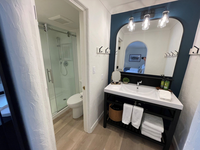 Bathroom 3, Eagle River Inn, Eagle