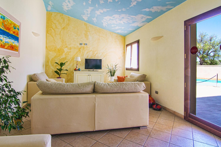 Public Area, La Perla, Ogliastra