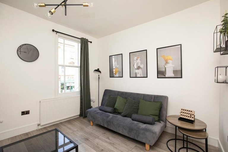 Others 4, Camberwell Apartment - Stylish 4 Bed, London