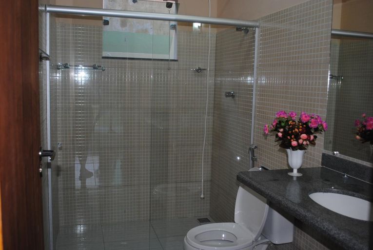 Bathroom 4, Residence Vila Europa, Porto Seguro