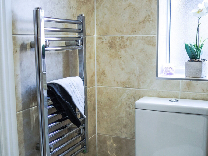 Bathroom 5, Tunnard House, Lincolnshire