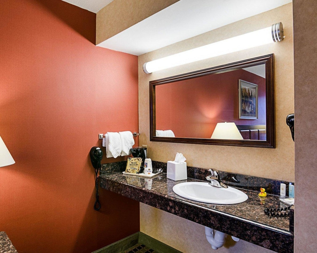 Bathroom 3, Best Western North Roanoke, Botetourt