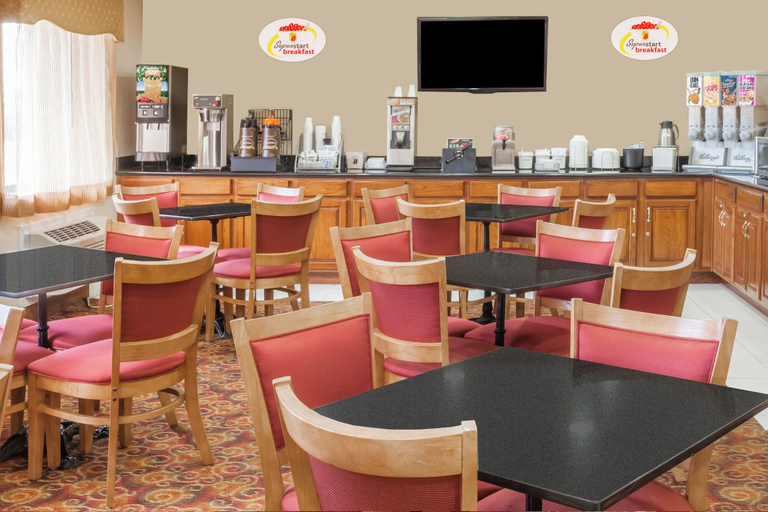 Food & Drinks 5, Super 8 by Wyndham Bowling Green South, Warren