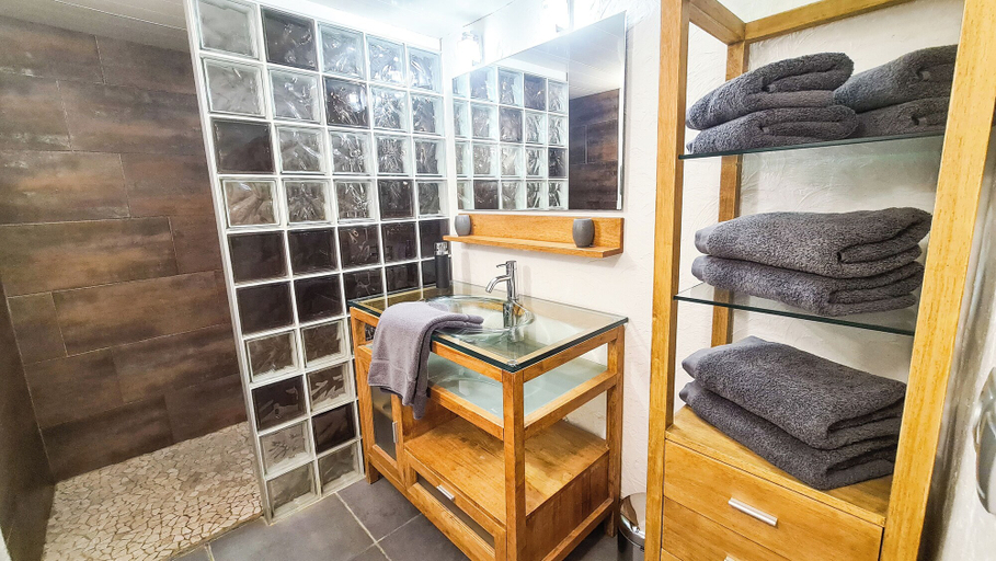 Bathroom 4, Le Grenier 1821 - Mini Chalet, Haute-Savoie