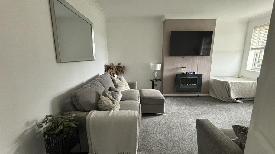 Living area 5, Romford Cozy Retreat, London