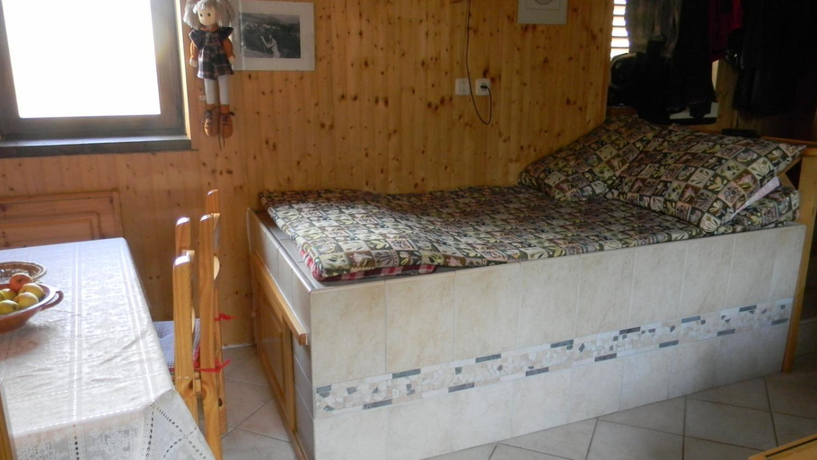 Bedroom, Hisa V Sadovnjaku, Kobarid