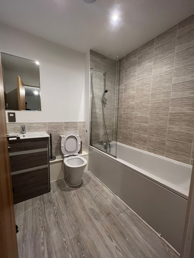 Bathroom 3, Highend 2bed Duplex Apt With Top Floor Terrace, Manchester