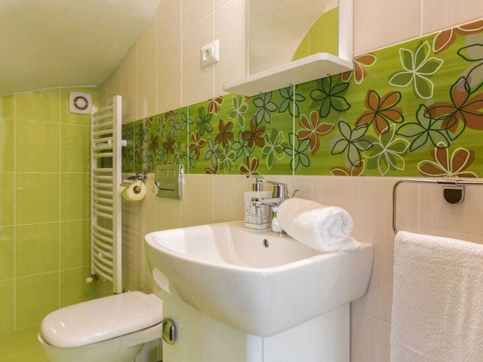 Bathroom 4, Cosy Apartment in Potpican, Pićan