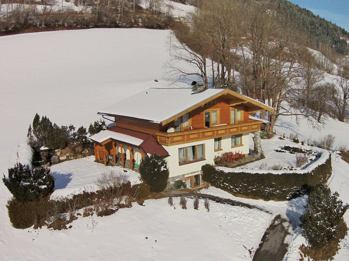 Exterior & Views 2, Chalet With Sauna in Piesendorf Near ski Area, Zell am See