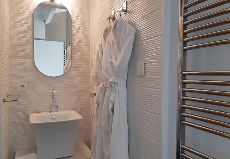Bathroom 2