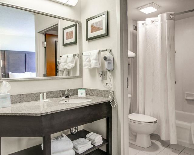 Bathroom 4, Hampton Inn Weston Ft. Lauderdale, Broward