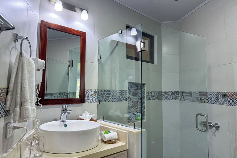 Bathroom 3, ECOTICA Boutique Hotel & Spa., Aguirre