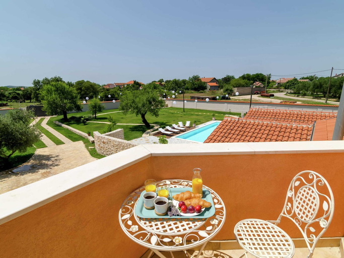 Others 5, Villa in Skabrnje With Swimming Pool, Škabrnja