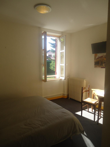Bedroom 2, Logis Hotel Du Champ De Foire, Dordogne