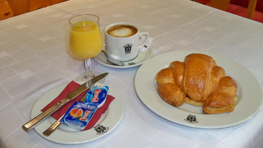Food & Drinks 4, Hostal Virgen del Villar, Valladolid